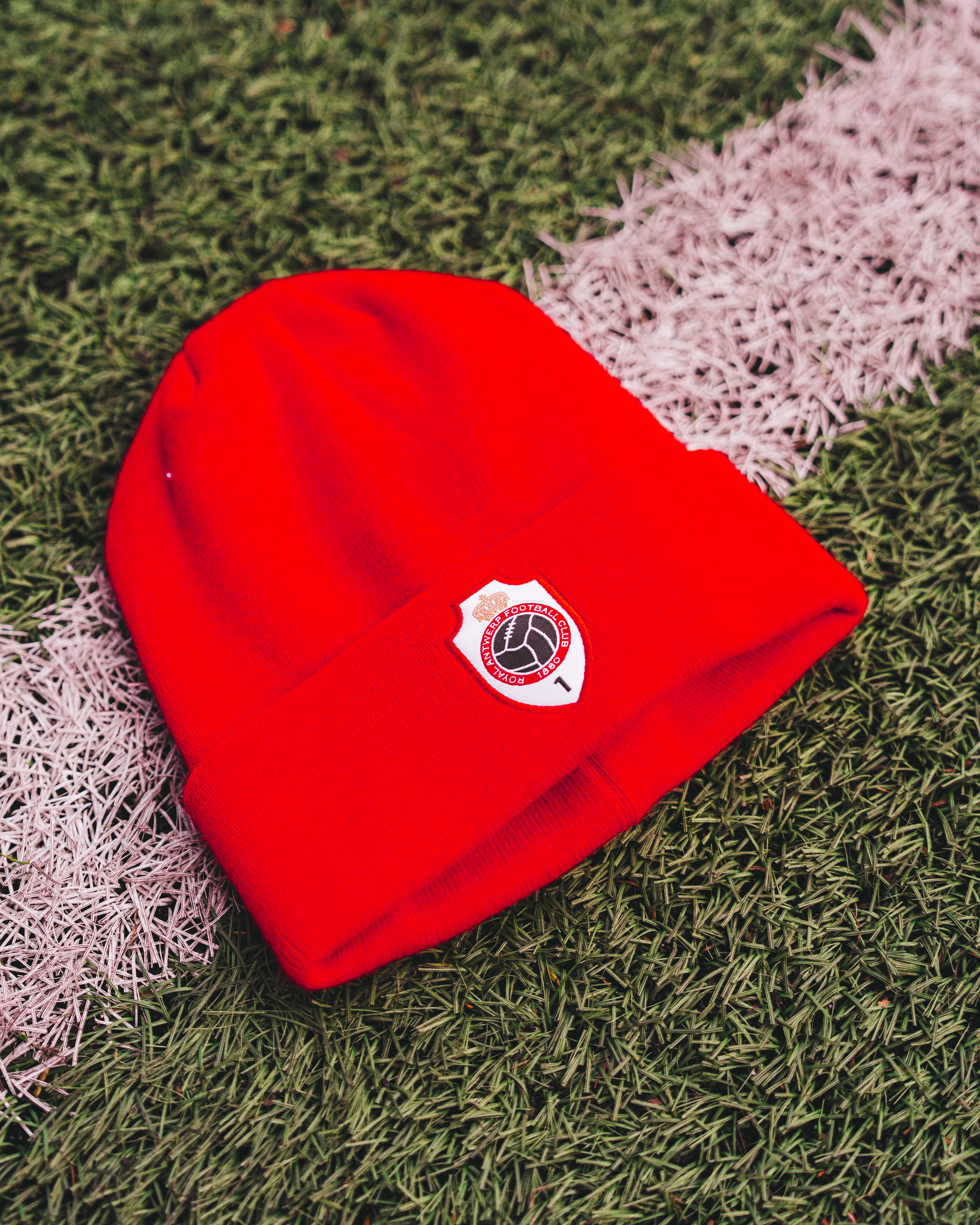 Rode muts met logo RAFC - Image 2